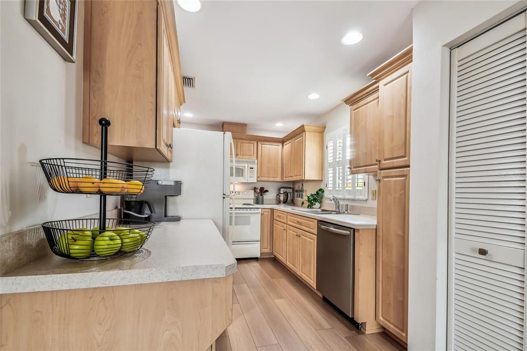Active With Contract: $515,000 (3 beds, 2 baths, 1641 Square Feet)