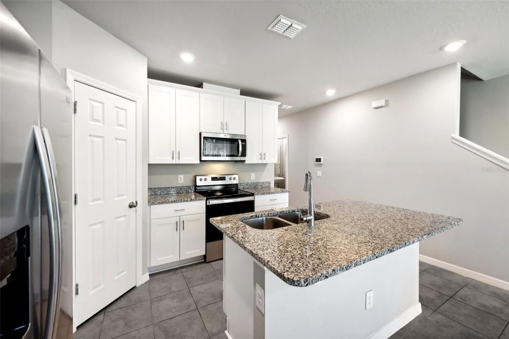 For Sale: $365,000 (3 beds, 2 baths, 1498 Square Feet)