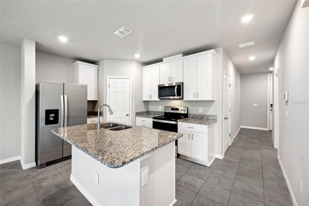 For Sale: $365,000 (3 beds, 2 baths, 1498 Square Feet)