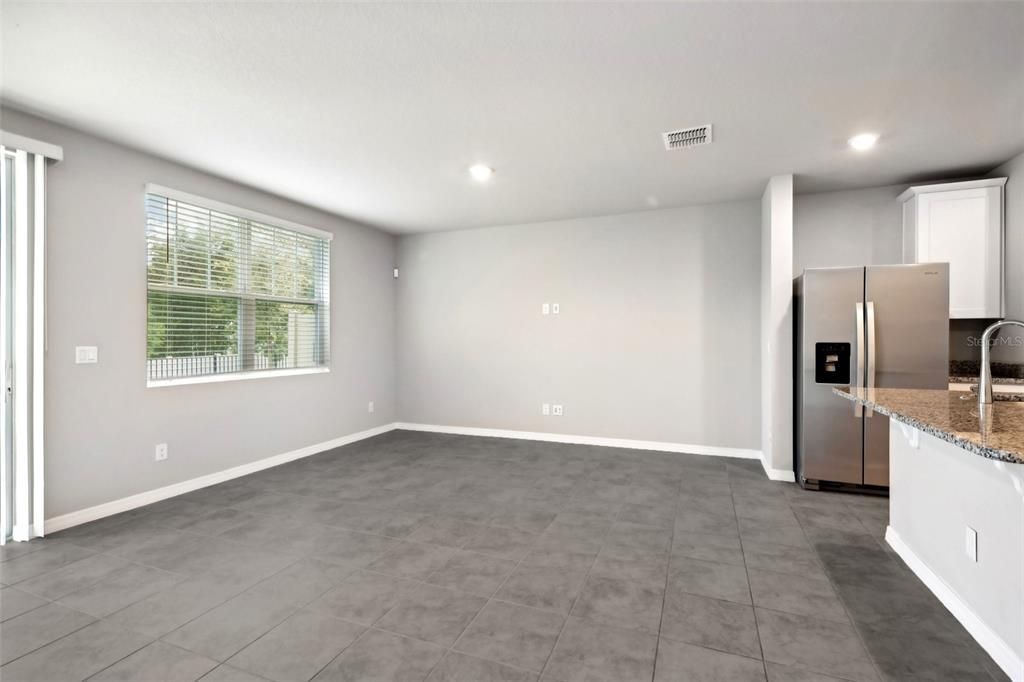 For Sale: $365,000 (3 beds, 2 baths, 1498 Square Feet)