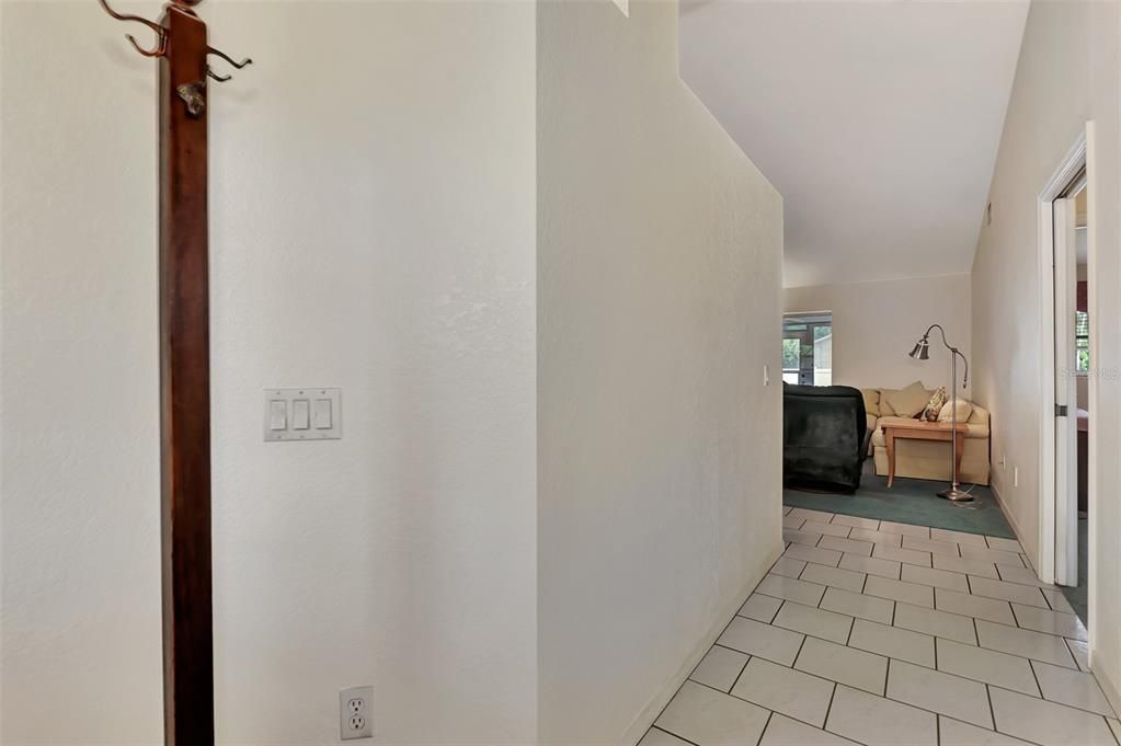 For Sale: $298,800 (3 beds, 2 baths, 1571 Square Feet)