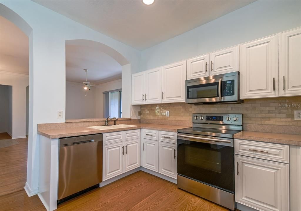For Sale: $339,900 (2 beds, 2 baths, 1544 Square Feet)
