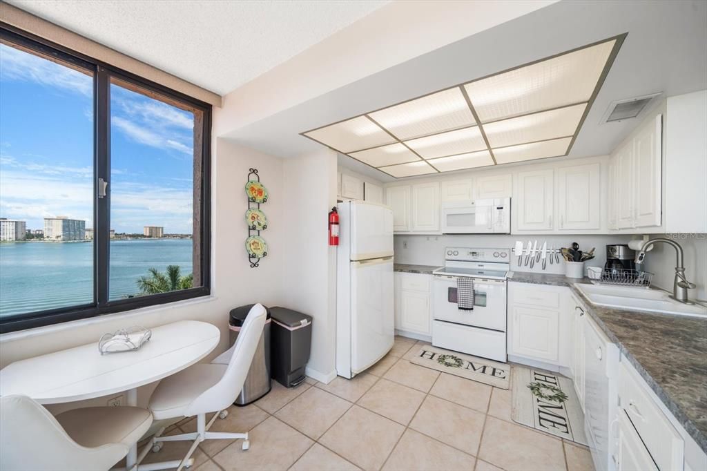 For Sale: $459,000 (2 beds, 2 baths, 1050 Square Feet)