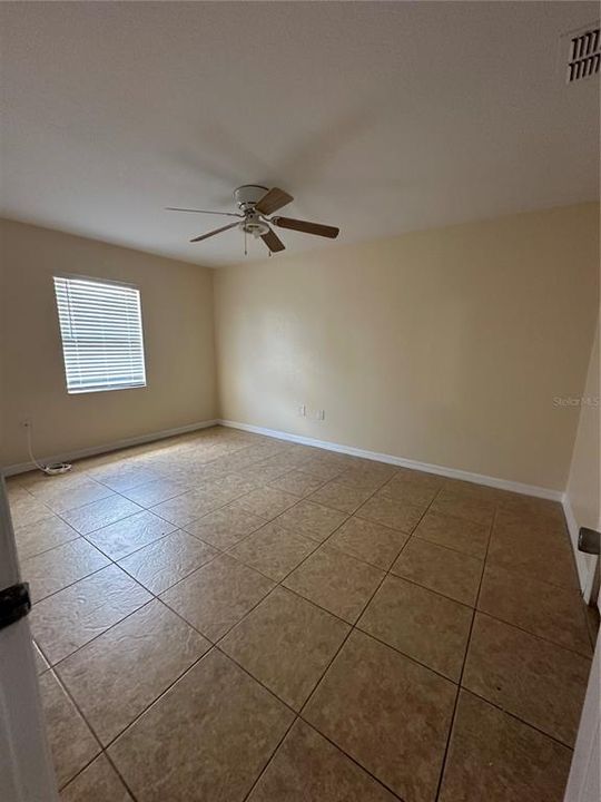 For Rent: $1,850 (3 beds, 2 baths, 2418 Square Feet)