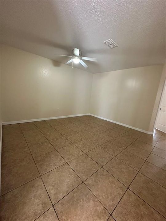 For Rent: $1,850 (3 beds, 2 baths, 2418 Square Feet)