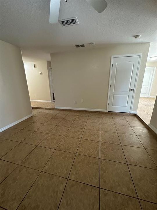 For Rent: $1,850 (3 beds, 2 baths, 2418 Square Feet)