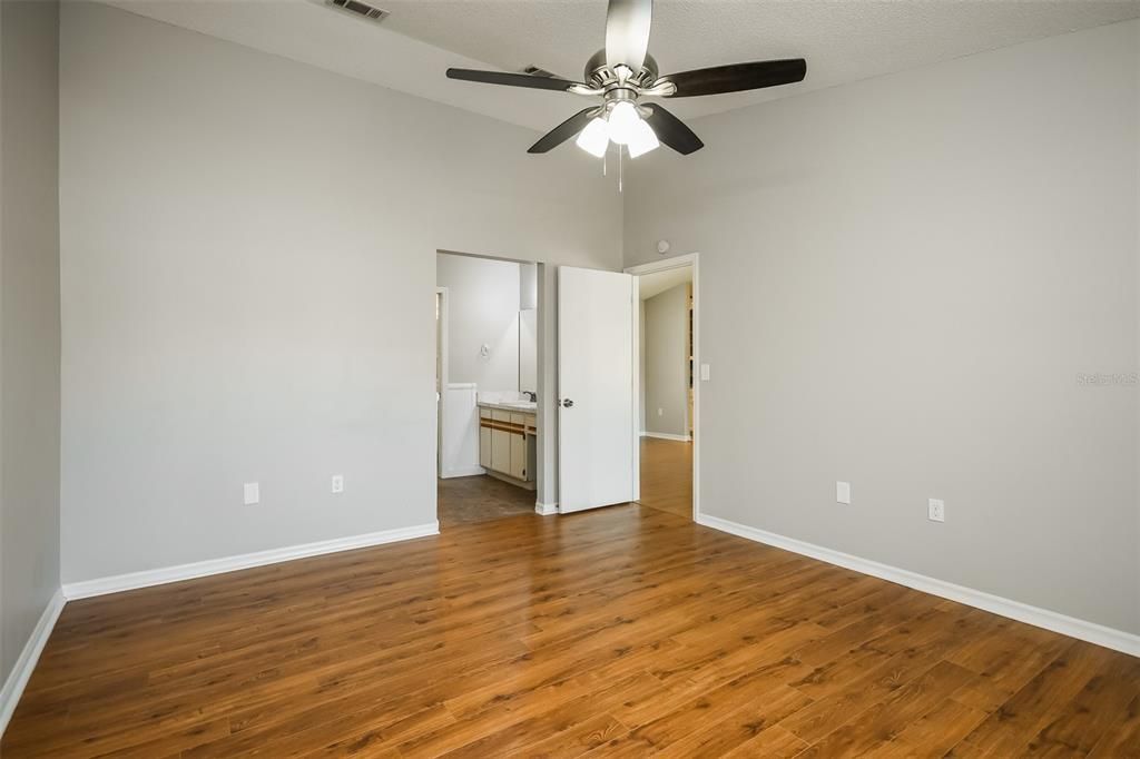 For Rent: $2,425 (4 beds, 2 baths, 1773 Square Feet)