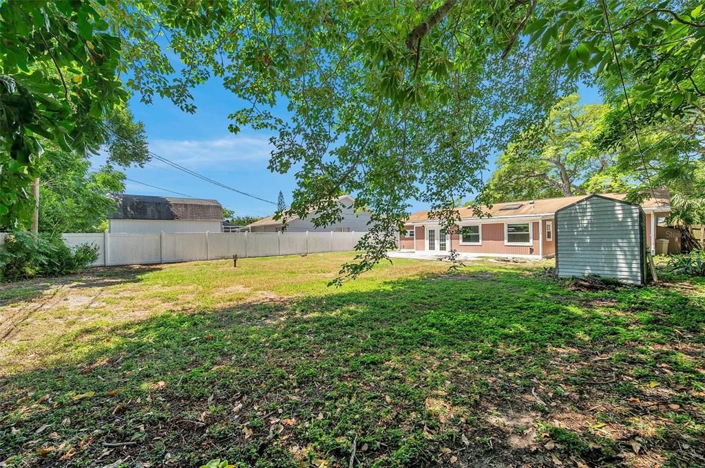 Active With Contract: $300,000 (4 beds, 2 baths, 1686 Square Feet)