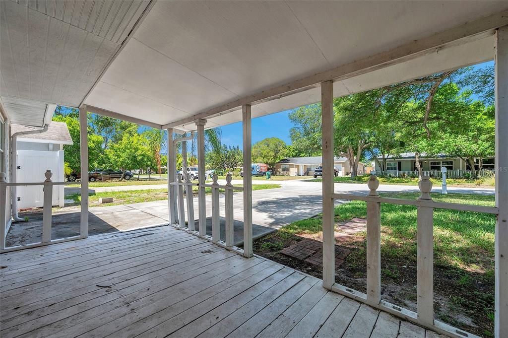 Active With Contract: $300,000 (4 beds, 2 baths, 1686 Square Feet)