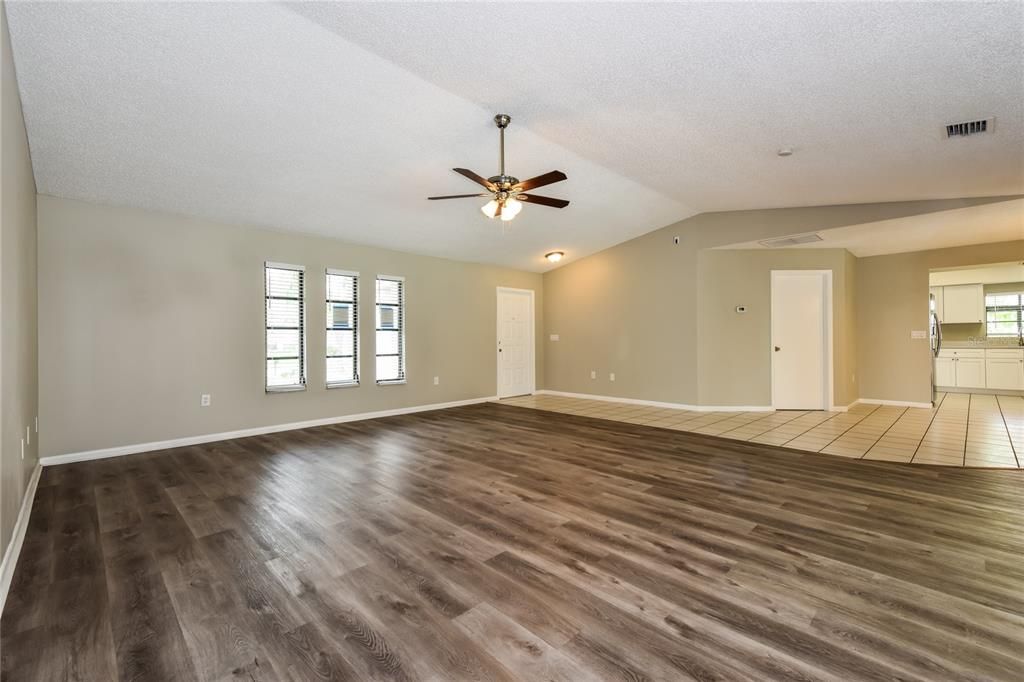 For Rent: $2,515 (3 beds, 2 baths, 1737 Square Feet)