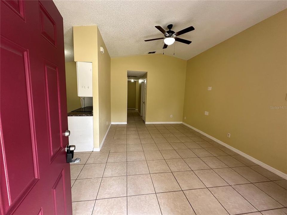 For Rent: $1,800 (3 beds, 2 baths, 1084 Square Feet)