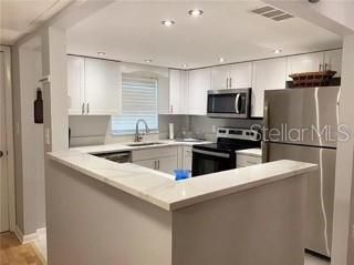 For Rent: $2,150 (2 beds, 2 baths, 970 Square Feet)