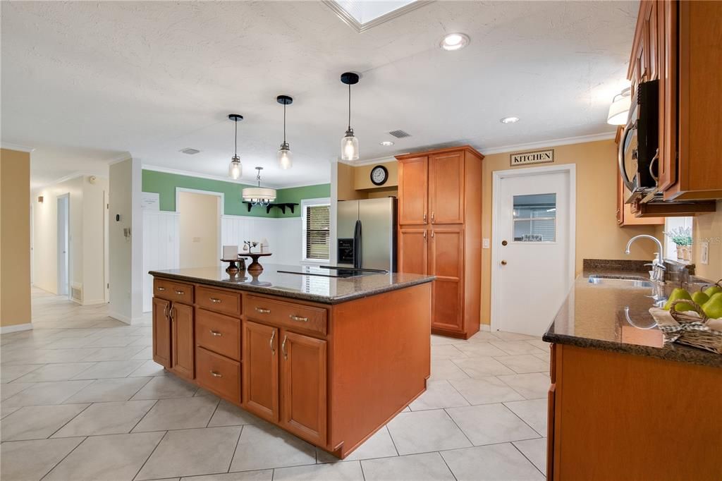 For Sale: $492,500 (4 beds, 2 baths, 1719 Square Feet)