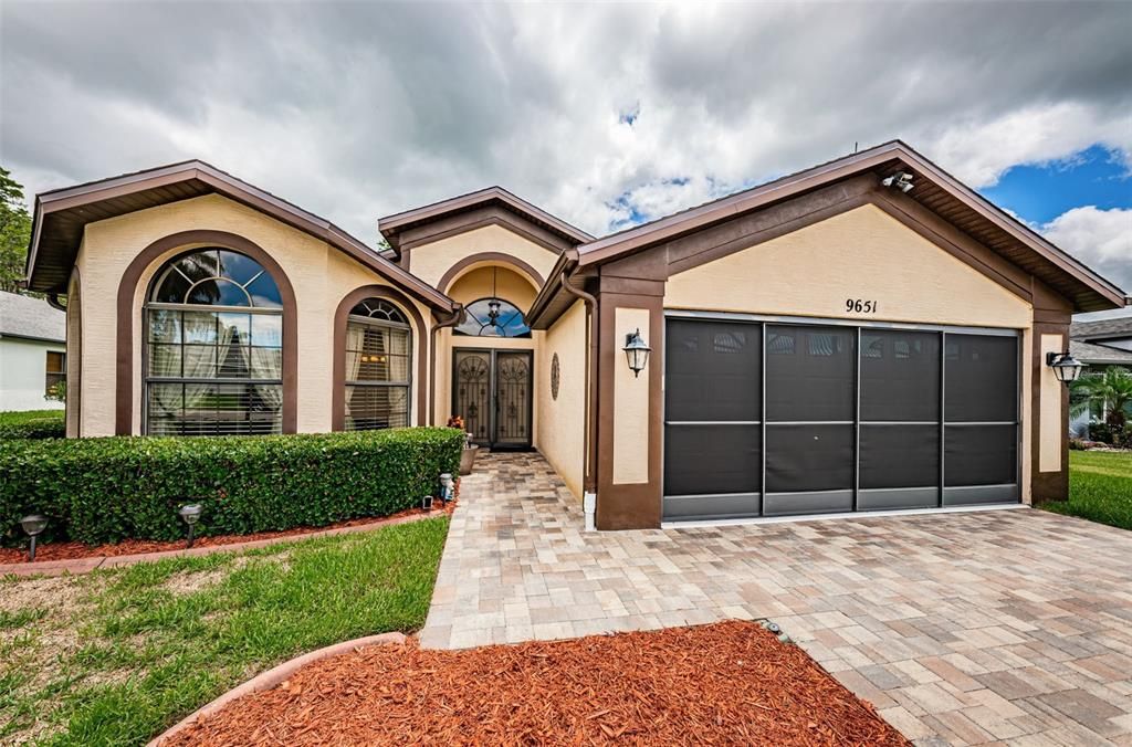 For Sale: $454,900 (3 beds, 2 baths, 2385 Square Feet)