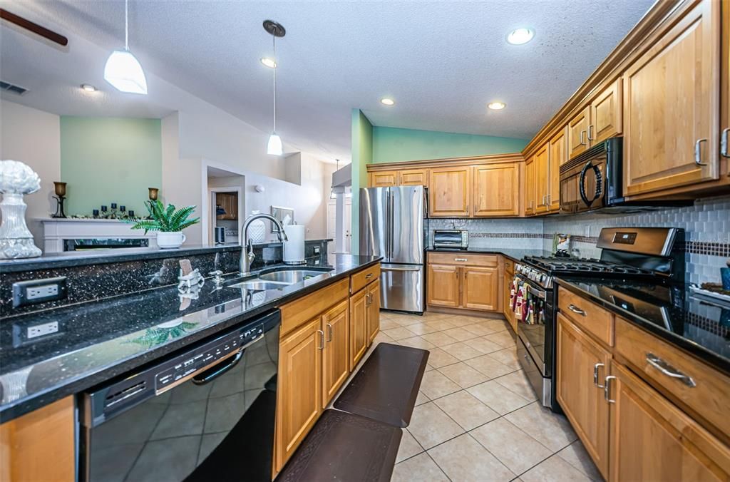 For Sale: $444,900 (3 beds, 2 baths, 2385 Square Feet)