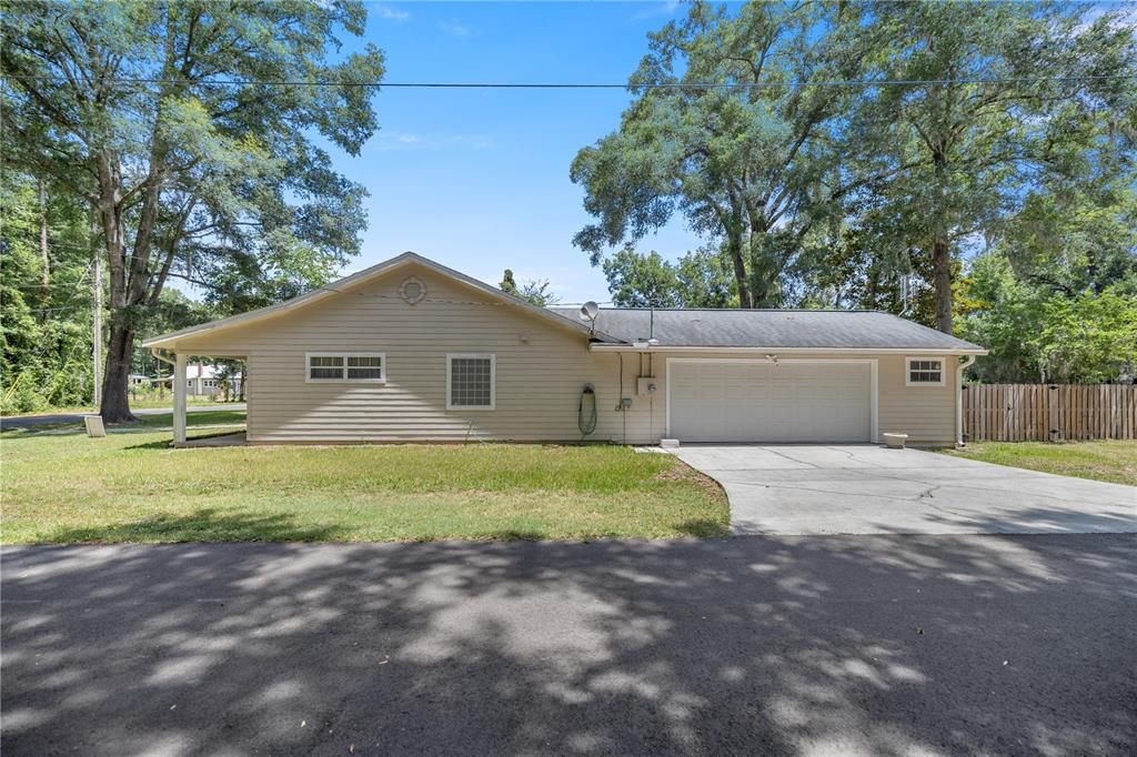 For Sale: $324,999 (3 beds, 2 baths, 1635 Square Feet)