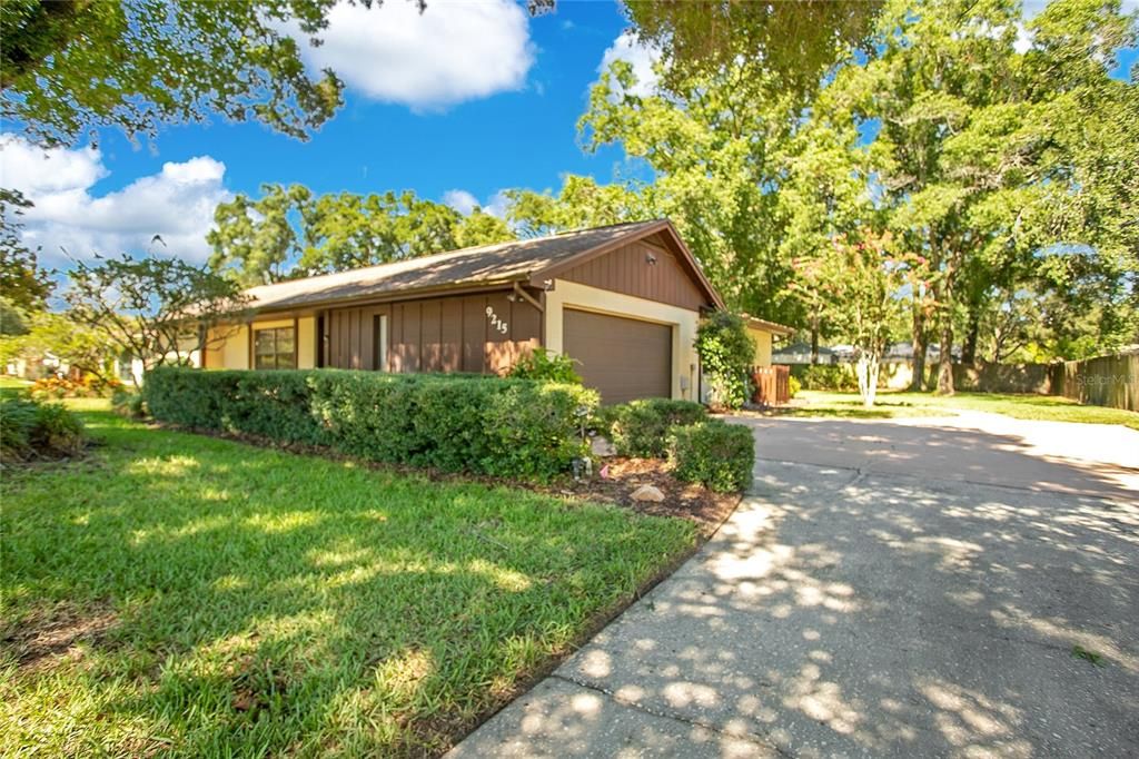 Active With Contract: $374,500 (3 beds, 2 baths, 1716 Square Feet)