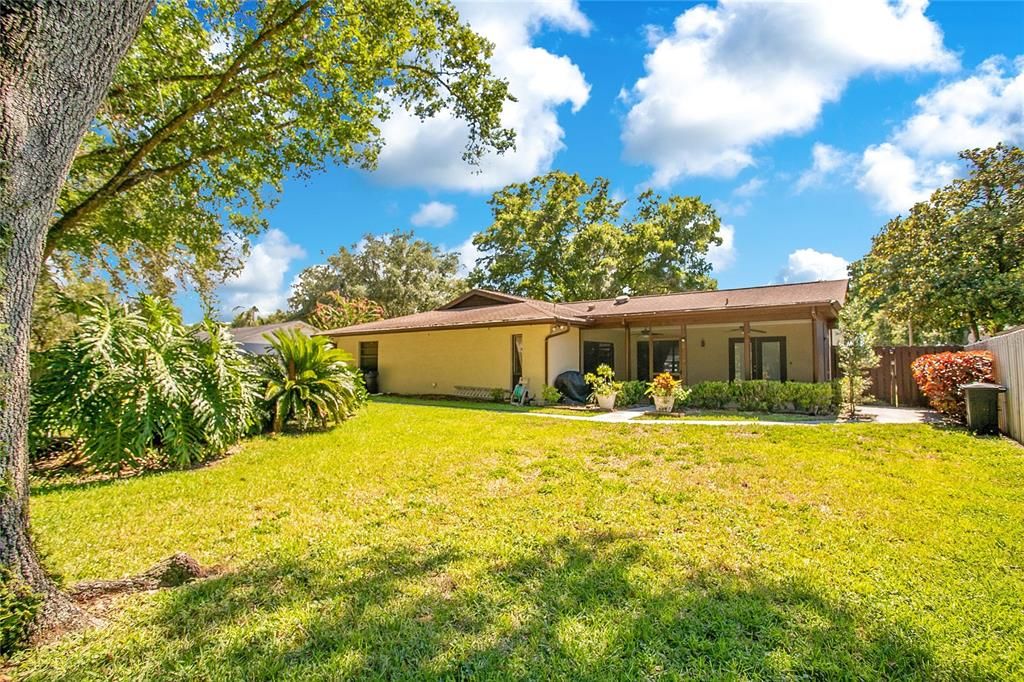 Active With Contract: $374,500 (3 beds, 2 baths, 1716 Square Feet)