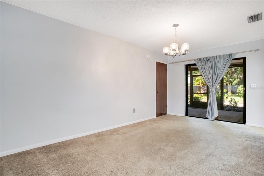 dining room entrance to patio