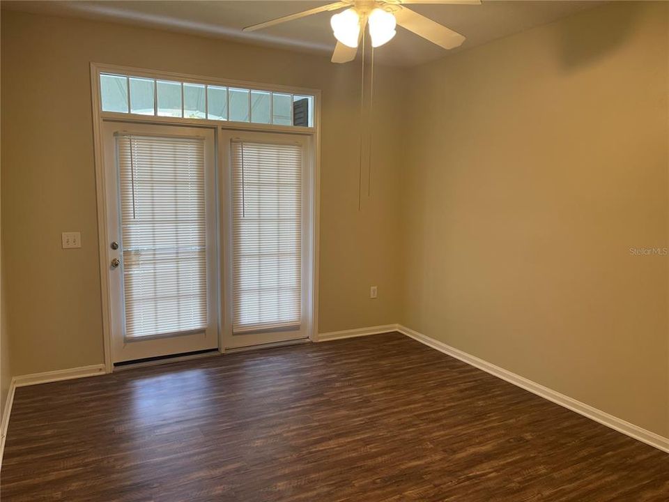 For Sale: $324,900 (2 beds, 1 baths, 1066 Square Feet)