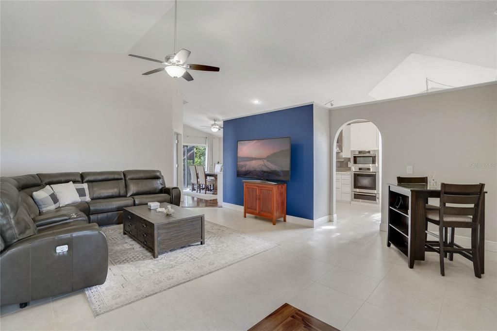 Active With Contract: $425,000 (3 beds, 2 baths, 1518 Square Feet)