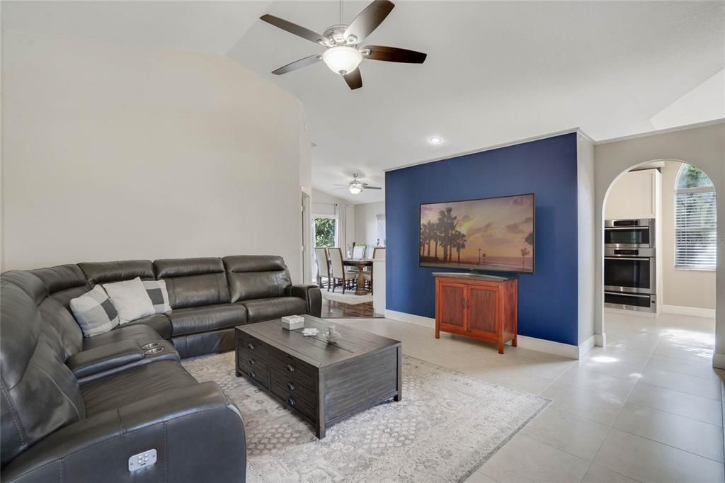 Active With Contract: $425,000 (3 beds, 2 baths, 1518 Square Feet)