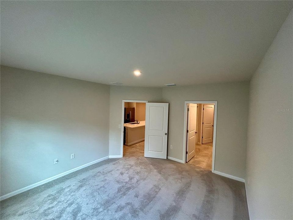 For Rent: $2,400 (3 beds, 2 baths, 1632 Square Feet)