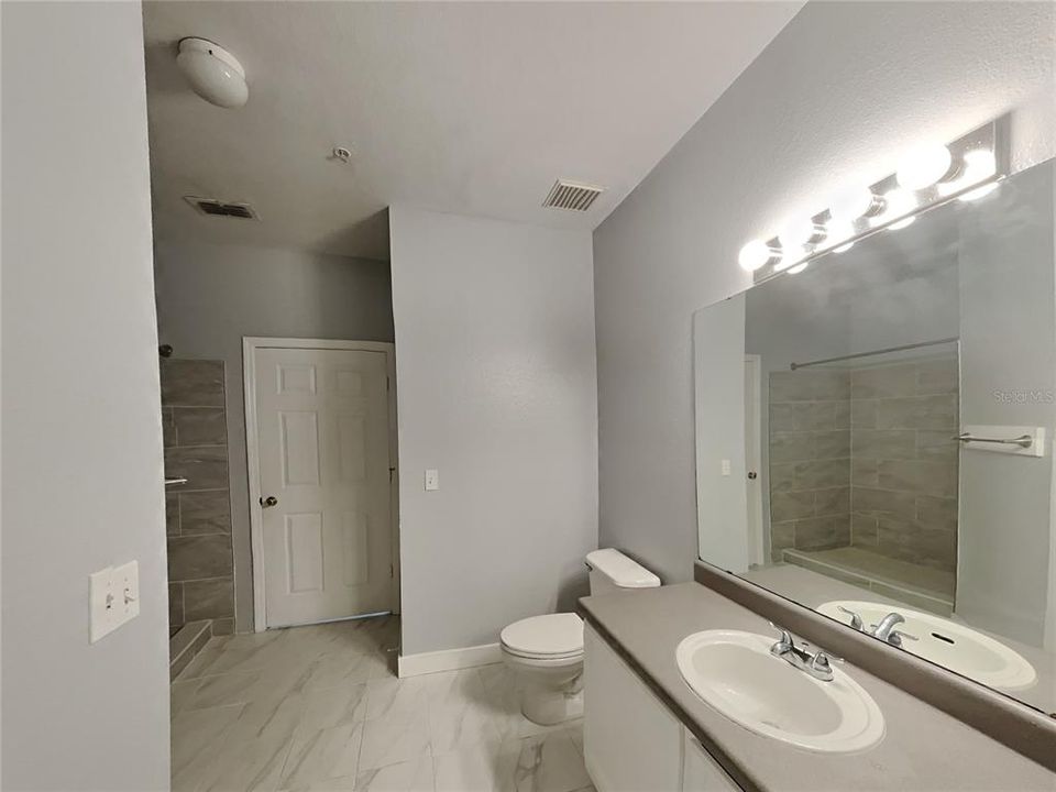 最近租的: $1,700 (2 贝兹, 1 浴室, 1035 平方英尺)