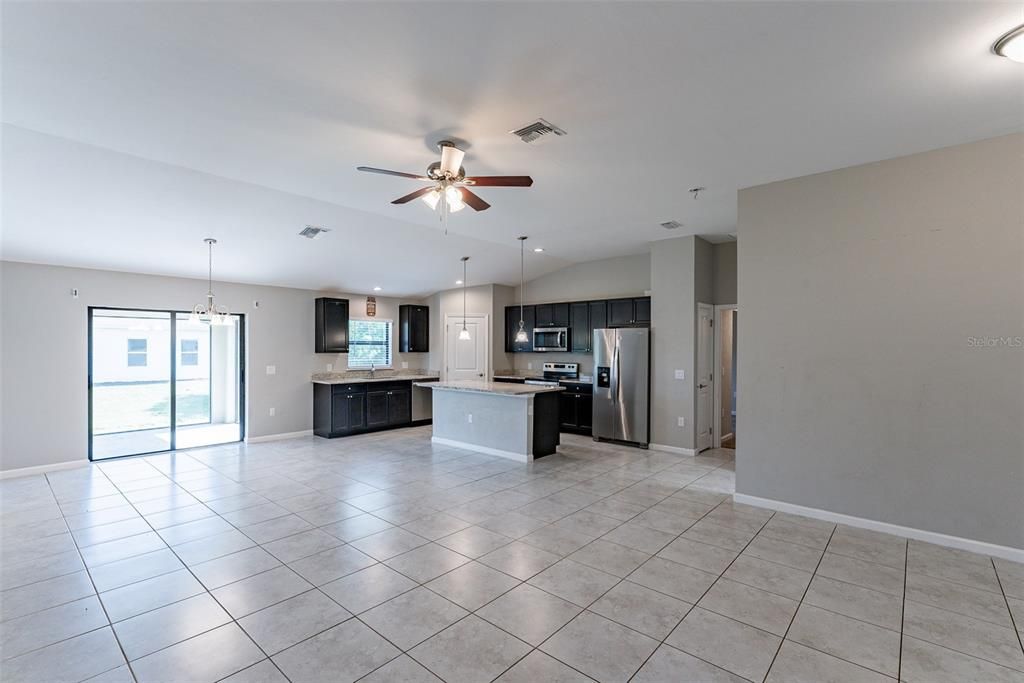 For Sale: $360,000 (4 beds, 2 baths, 1841 Square Feet)