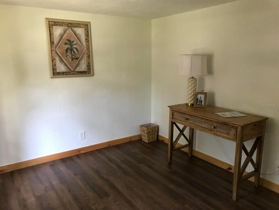 For Sale: $229,000 (2 beds, 2 baths, 868 Square Feet)