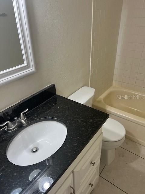 For Rent: $1,295 (1 beds, 1 baths, 835 Square Feet)