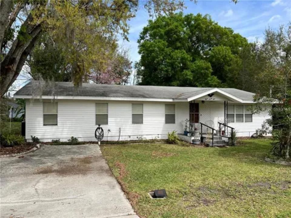 Active With Contract: $159,900 (3 beds, 1 baths, 1710 Square Feet)