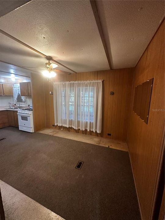 Active With Contract: $159,900 (3 beds, 1 baths, 1710 Square Feet)