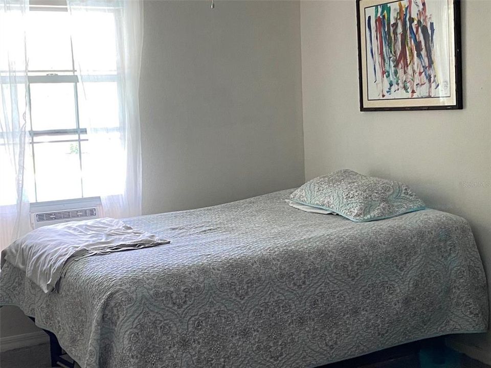 Vendido Recientemente: $419,900 (4 camas, 2 baños, 2189 Pies cuadrados)