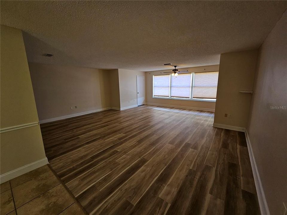 For Sale: $205,000 (1 beds, 1 baths, 1060 Square Feet)