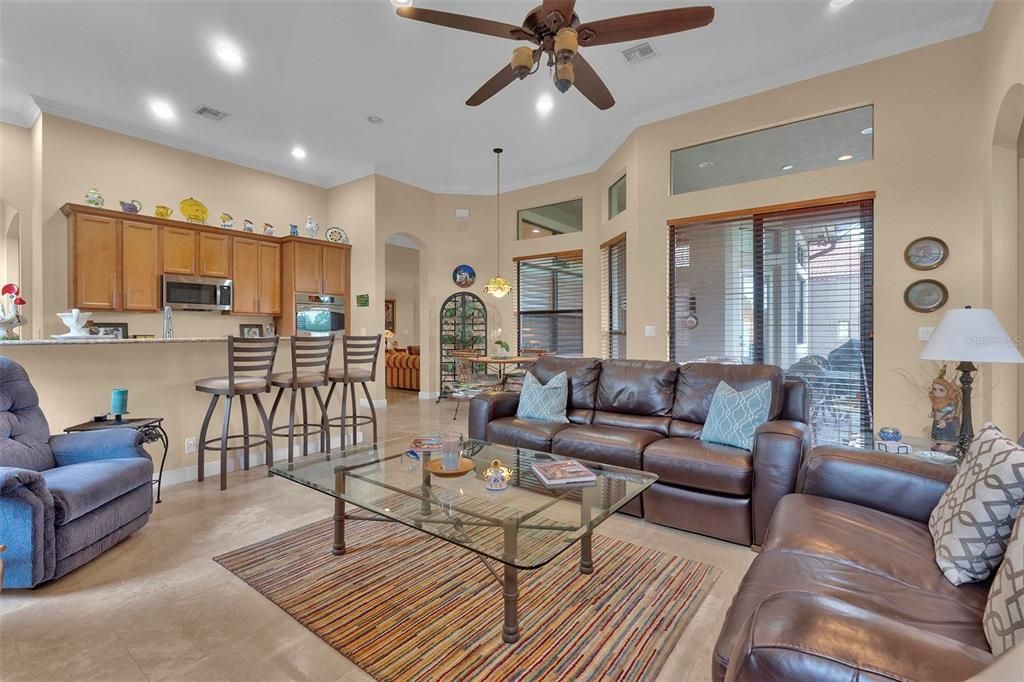 Active With Contract: $950,000 (5 beds, 4 baths, 2782 Square Feet)