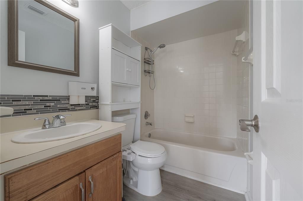 For Sale: $249,000 (2 beds, 2 baths, 1261 Square Feet)