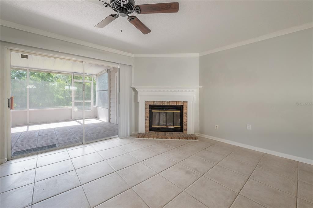 For Sale: $249,000 (2 beds, 2 baths, 1261 Square Feet)