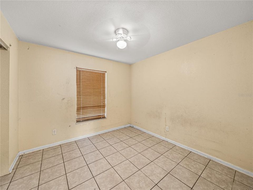 For Sale: $199,900 (3 beds, 2 baths, 1401 Square Feet)