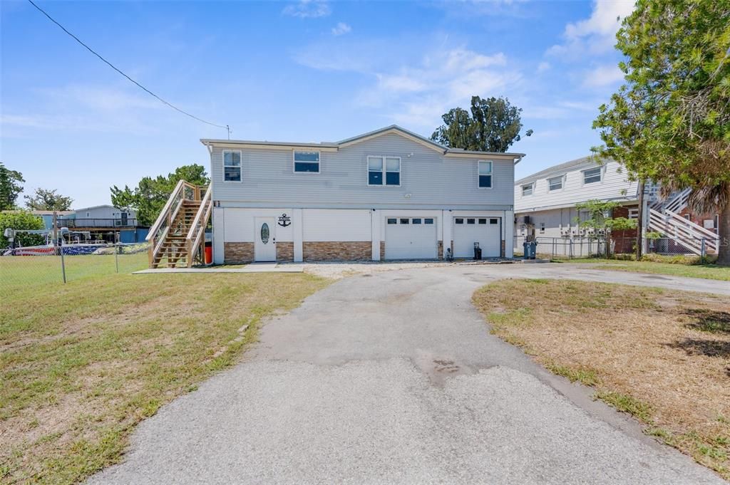 Active With Contract: $400,000 (3 beds, 2 baths, 1296 Square Feet)