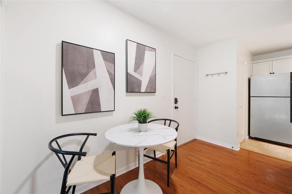 Active With Contract: $365,000 (2 beds, 2 baths, 779 Square Feet)