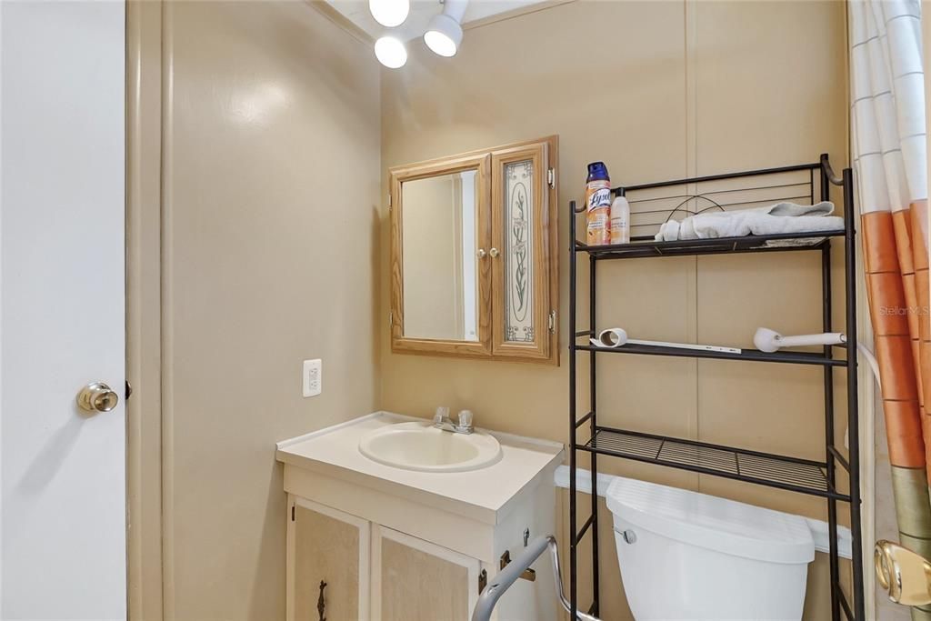 For Sale: $167,500 (2 beds, 2 baths, 1136 Square Feet)