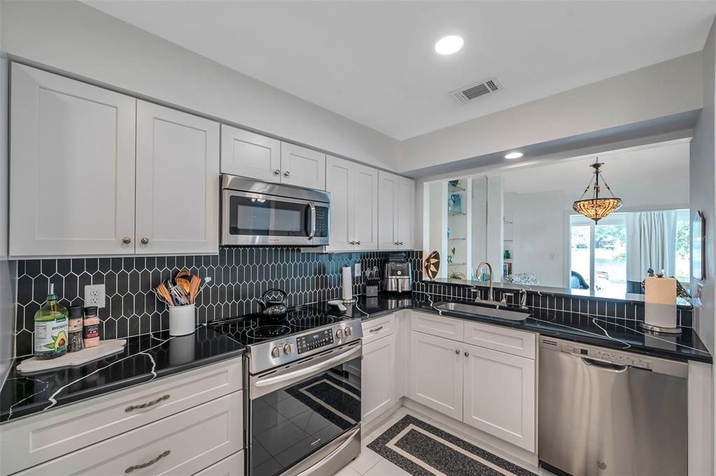 For Sale: $399,000 (3 beds, 2 baths, 1487 Square Feet)