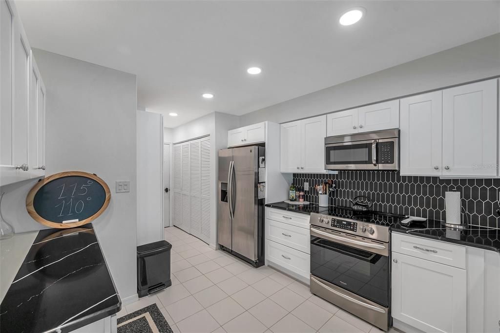 For Sale: $399,000 (3 beds, 2 baths, 1487 Square Feet)