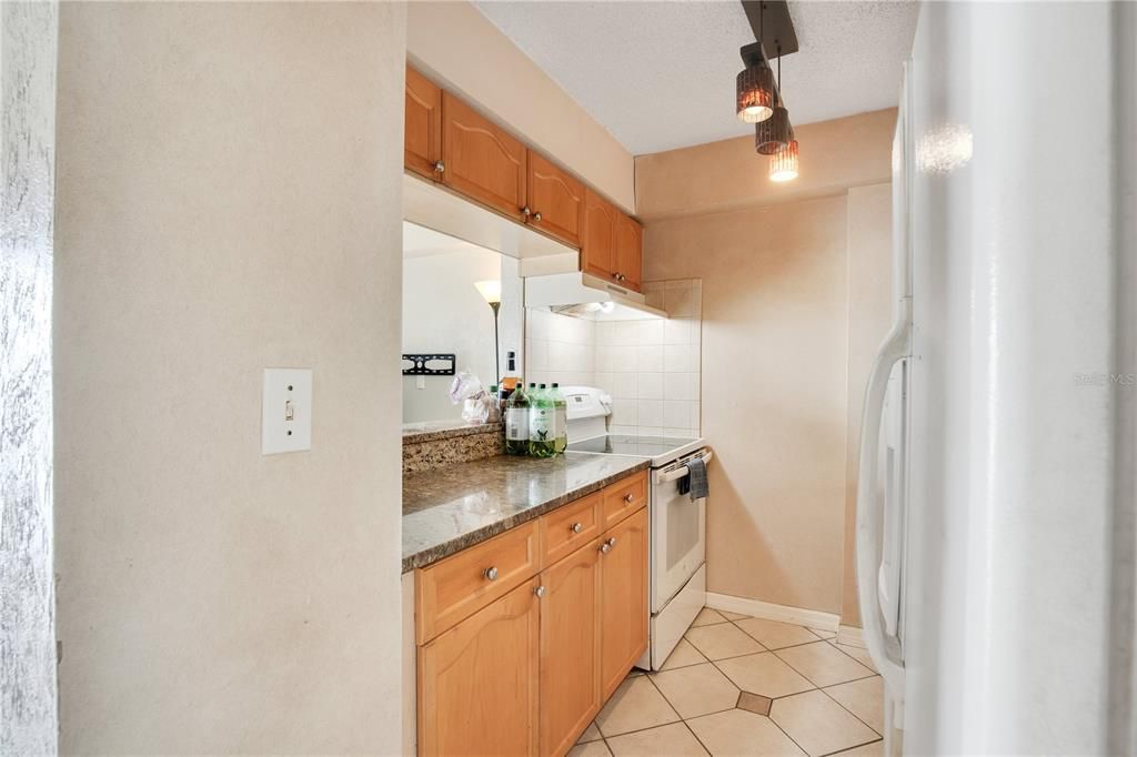 For Sale: $200,000 (1 beds, 1 baths, 735 Square Feet)