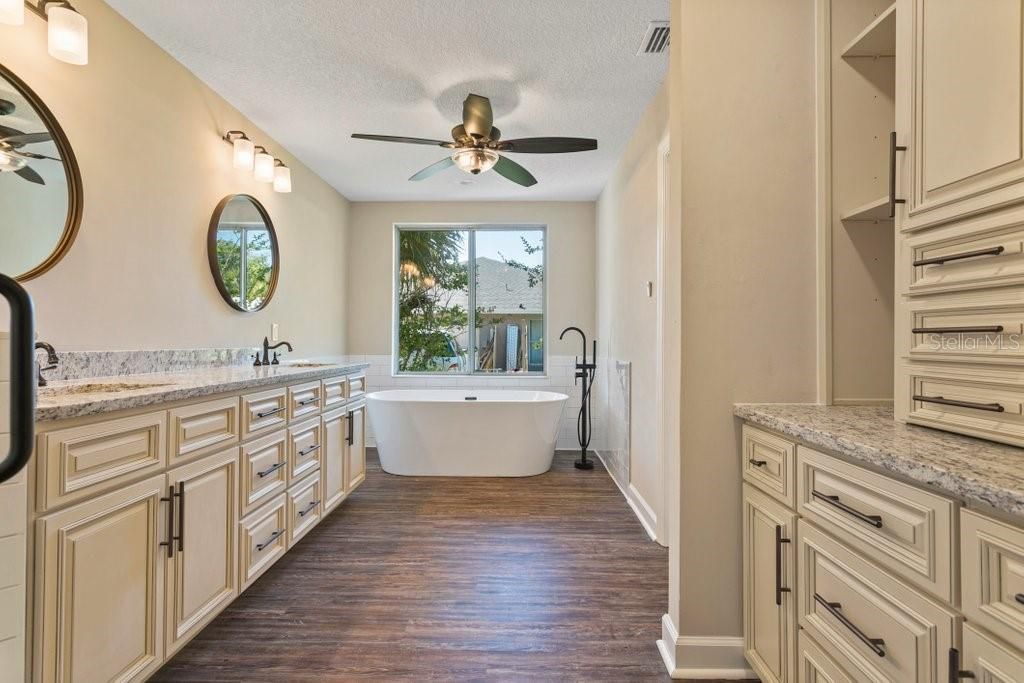 MASTER BATH