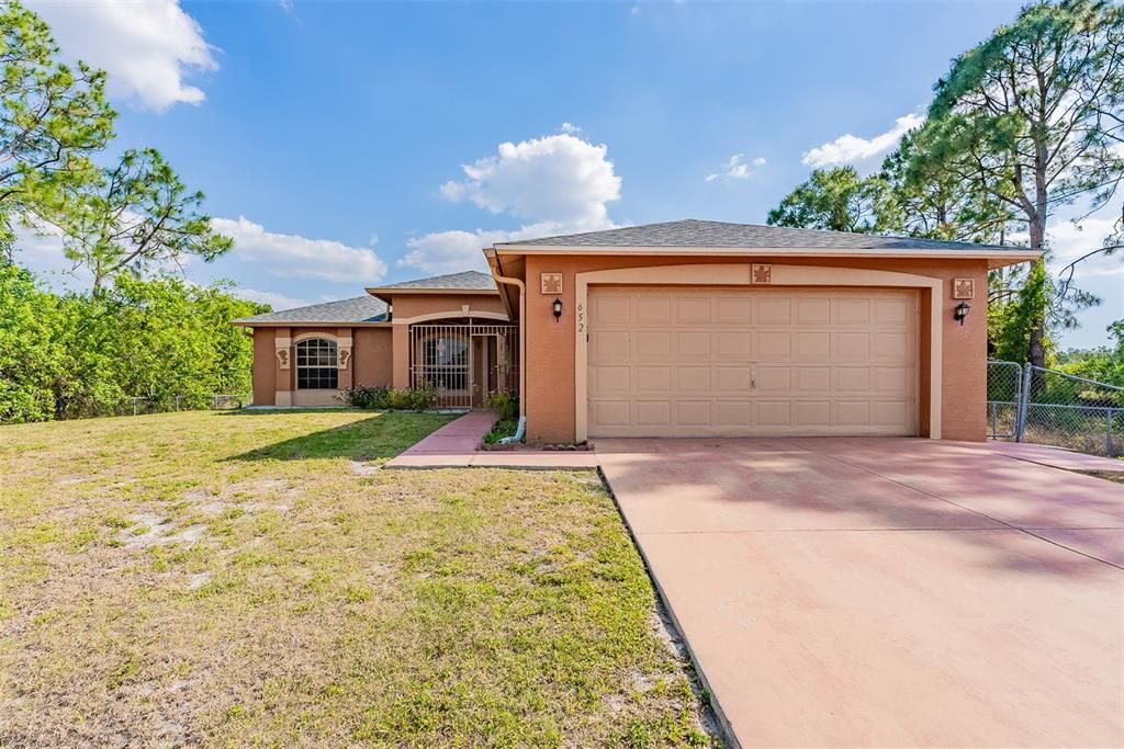 For Sale: $305,000 (3 beds, 2 baths, 1417 Square Feet)