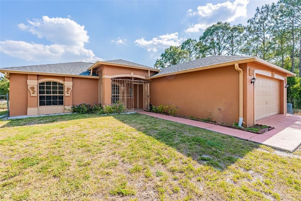 For Sale: $305,000 (3 beds, 2 baths, 1417 Square Feet)