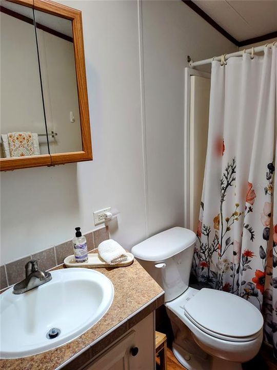 2nd Bathroom