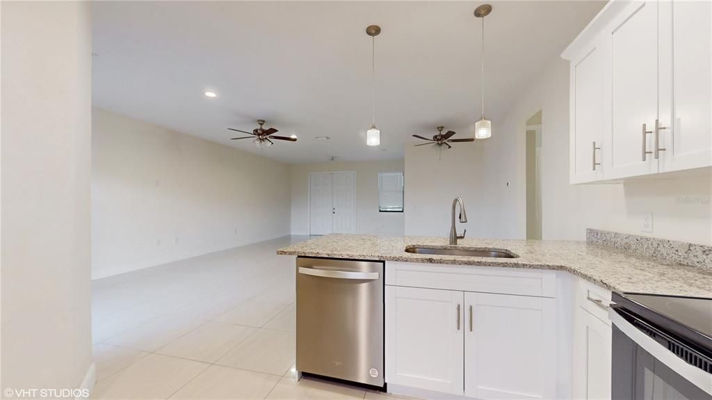 For Sale: $346,000 (3 beds, 2 baths, 1586 Square Feet)